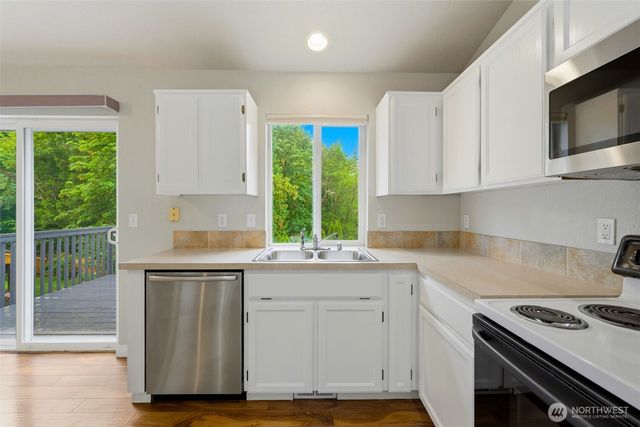 15025 105th Avenue SE, Yelm, WA 98597