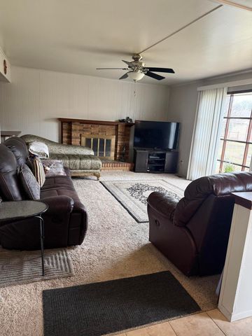 42840 Driftwood Drive, Sterling Heights, MI 48313