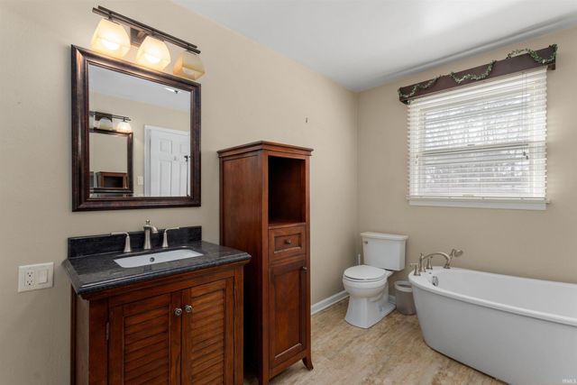 11103 Edison Road, Osceola, IN 46561