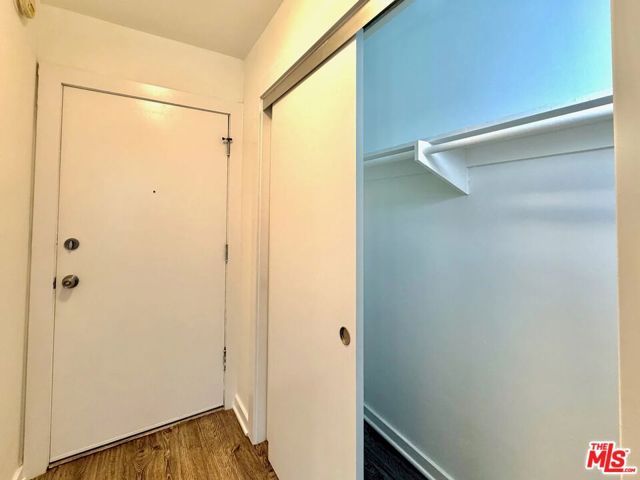 5805 W 8th Street 311, Los Angeles, CA 90036