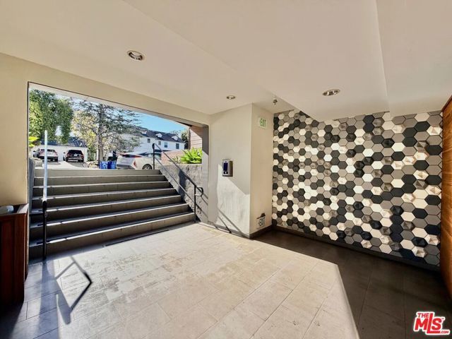 5805 W 8th Street 311, Los Angeles, CA 90036