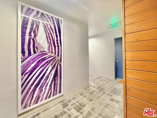 5805 W 8th Street 311, Los Angeles, CA 90036