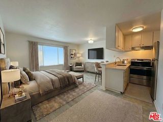 5805 W 8th Street 311, Los Angeles, CA 90036