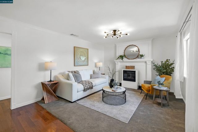 3121 Pine St, Martinez, CA 94553