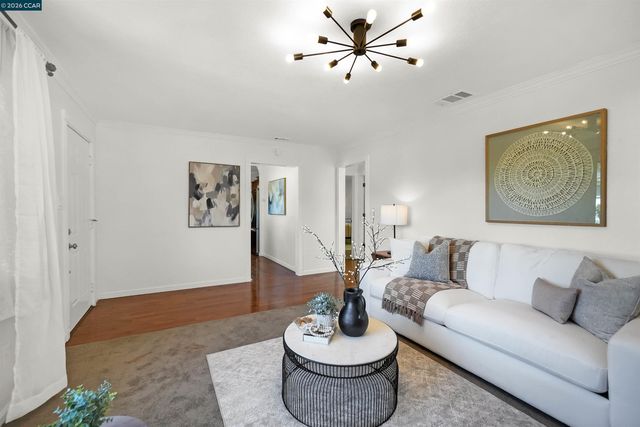 3121 Pine St, Martinez, CA 94553