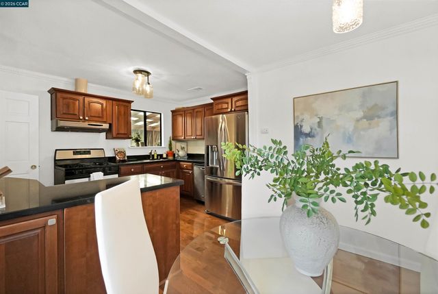 3121 Pine St, Martinez, CA 94553