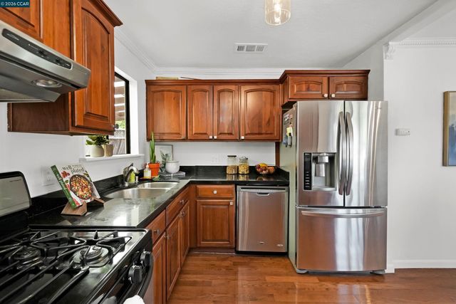 3121 Pine St, Martinez, CA 94553