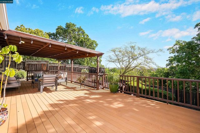 3121 Pine St, Martinez, CA 94553