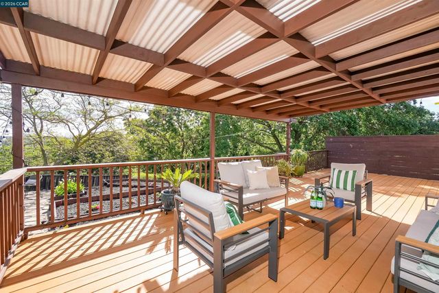 3121 Pine St, Martinez, CA 94553