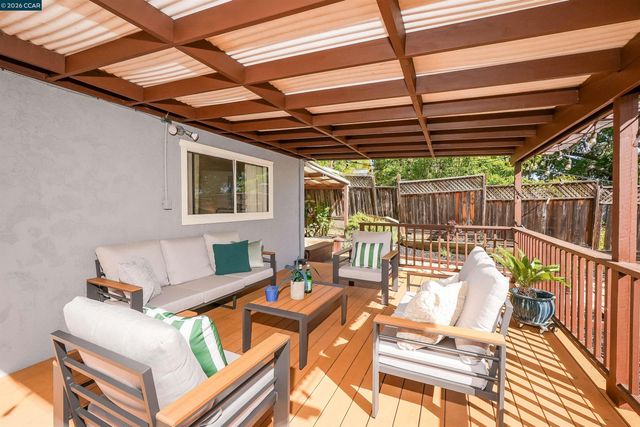 3121 Pine St, Martinez, CA 94553