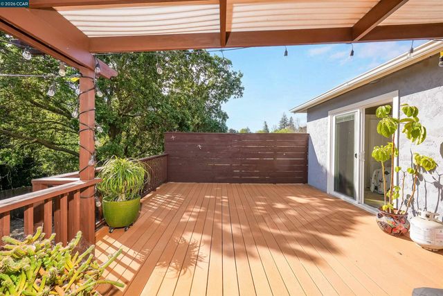 3121 Pine St, Martinez, CA 94553