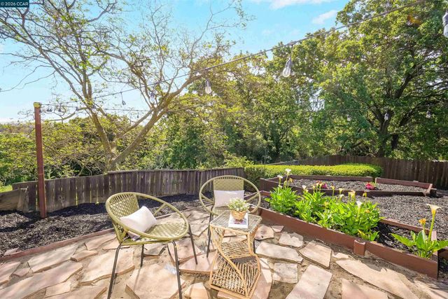 3121 Pine St, Martinez, CA 94553