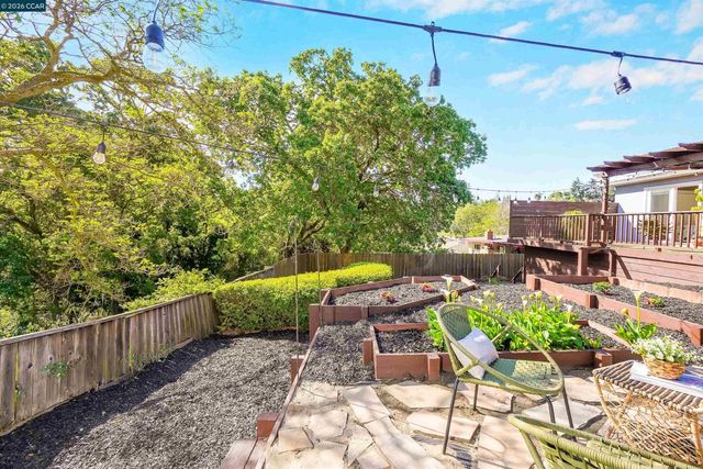 3121 Pine St, Martinez, CA 94553