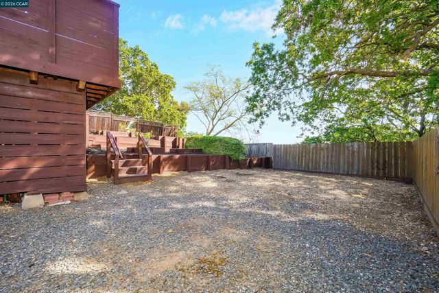 3121 Pine St, Martinez, CA 94553