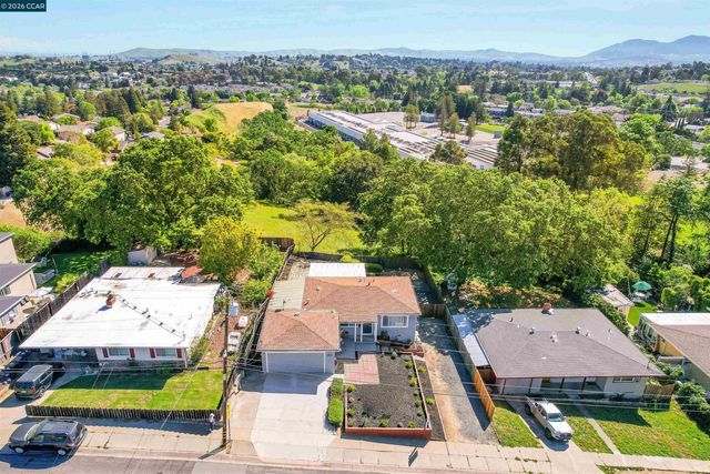 3121 Pine St, Martinez, CA 94553