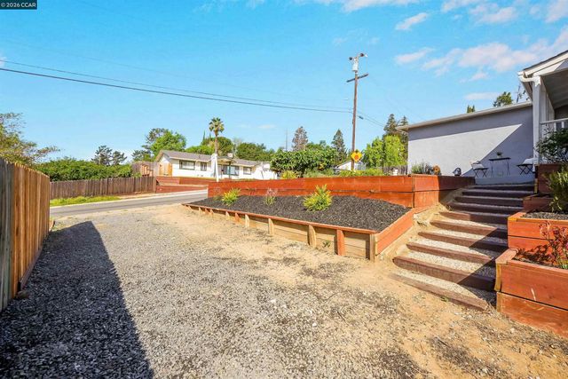 3121 Pine St, Martinez, CA 94553