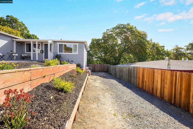 3121 Pine St, Martinez, CA 94553