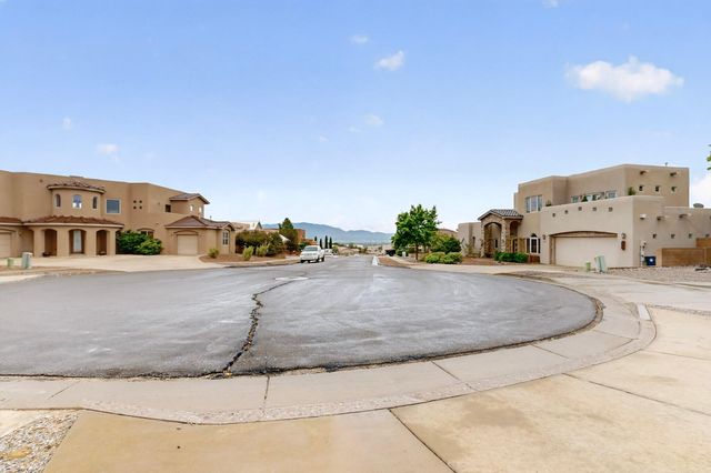4632 Albany Court NW, Albuquerque, NM 87114