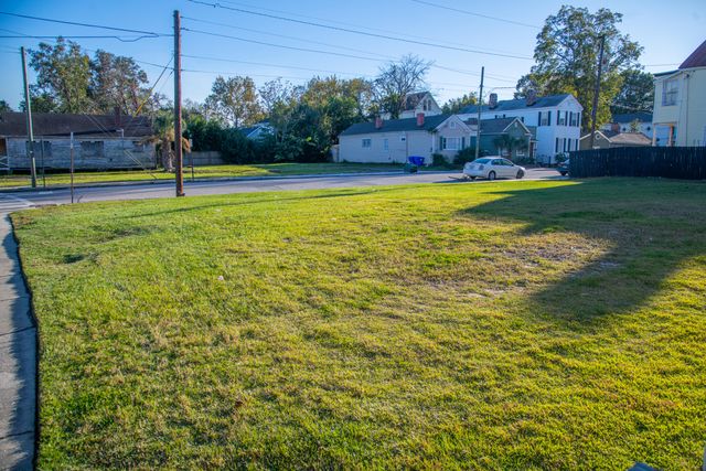 975 King Street, Charleston, SC 29403