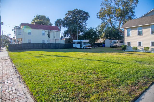 975 King Street, Charleston, SC 29403