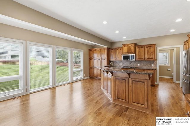 15905 Newport Avenue, Omaha, NE 68116