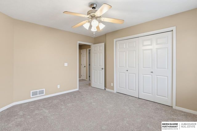 15905 Newport Avenue, Omaha, NE 68116