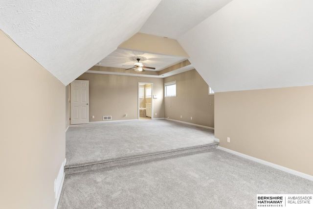 15905 Newport Avenue, Omaha, NE 68116