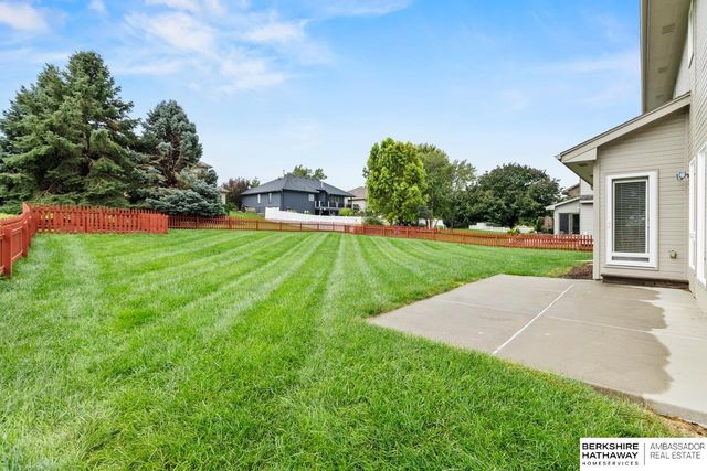 15905 Newport Avenue, Omaha, NE 68116