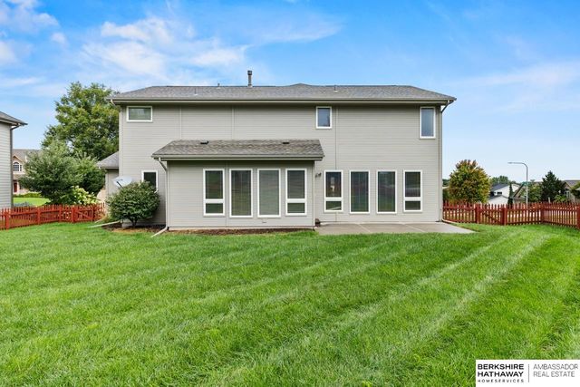 15905 Newport Avenue, Omaha, NE 68116