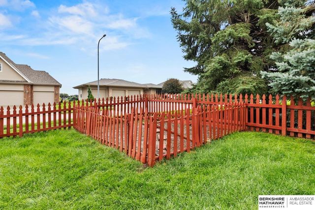 15905 Newport Avenue, Omaha, NE 68116