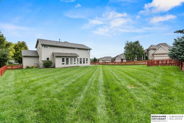 15905 Newport Avenue, Omaha, NE 68116