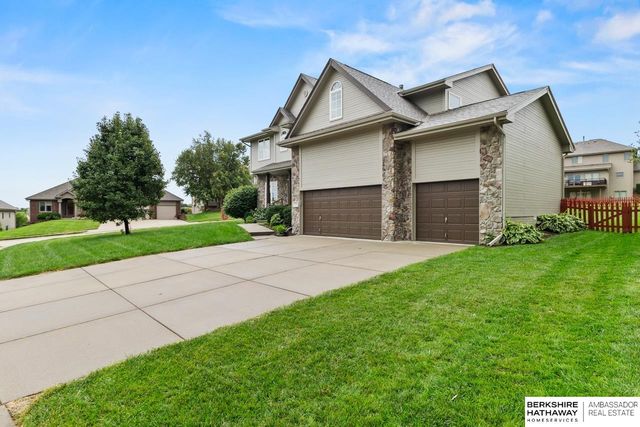 15905 Newport Avenue, Omaha, NE 68116