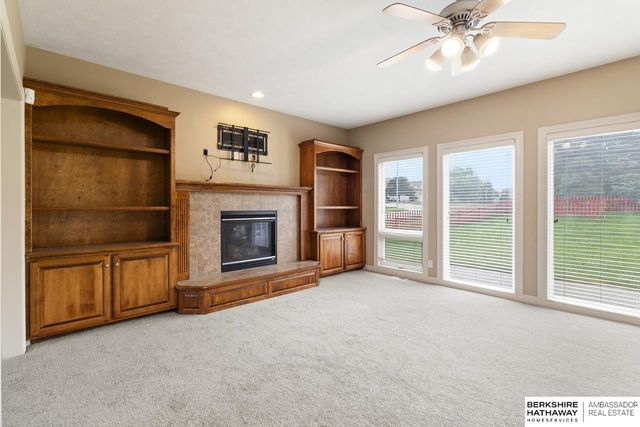 15905 Newport Avenue, Omaha, NE 68116