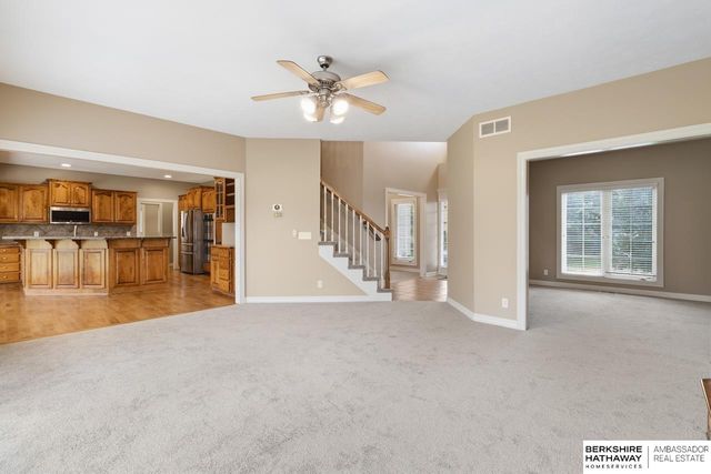 15905 Newport Avenue, Omaha, NE 68116