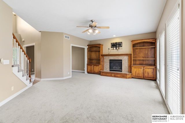 15905 Newport Avenue, Omaha, NE 68116