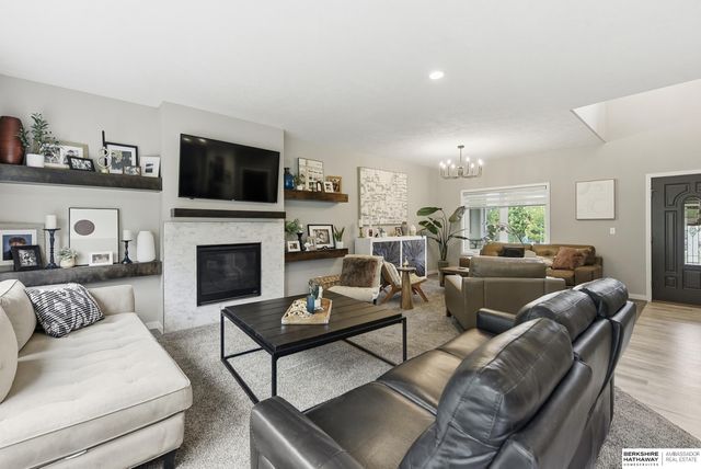 8001 N 166th Street, Bennington, NE 68007