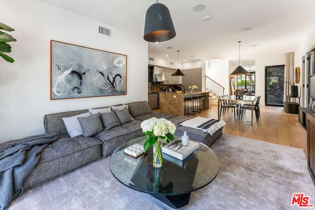 528 Norwich Drive, West Hollywood, CA 90048