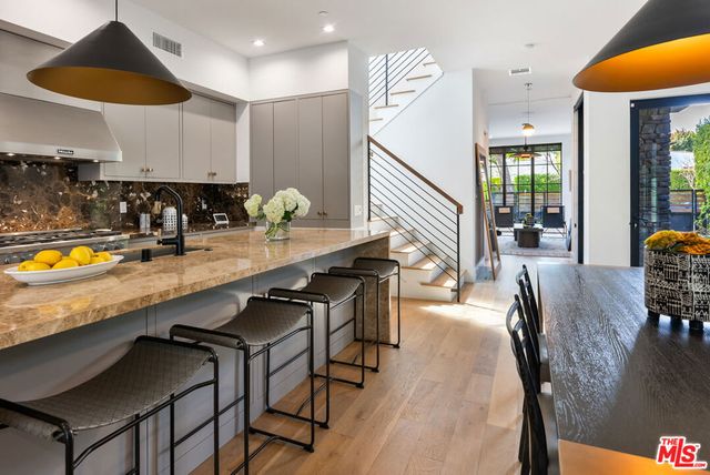 528 Norwich Drive, West Hollywood, CA 90048