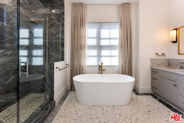 528 Norwich Drive, West Hollywood, CA 90048