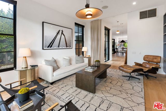 528 Norwich Drive, West Hollywood, CA 90048