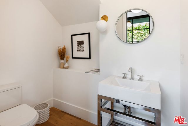 528 Norwich Drive, West Hollywood, CA 90048