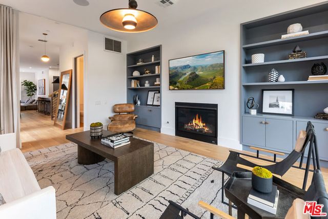 528 Norwich Drive, West Hollywood, CA 90048