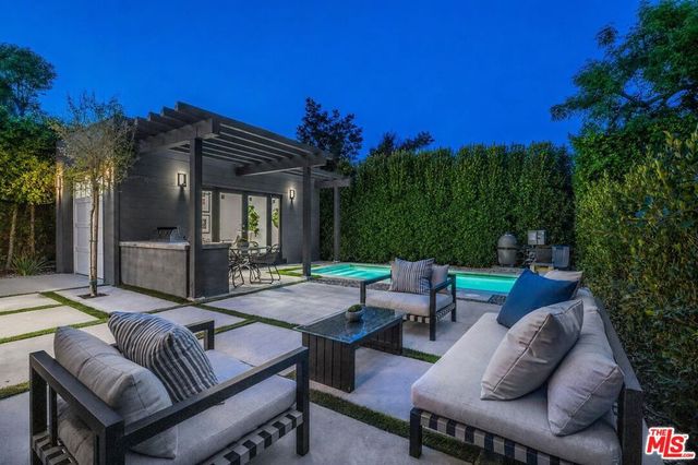 528 Norwich Drive, West Hollywood, CA 90048