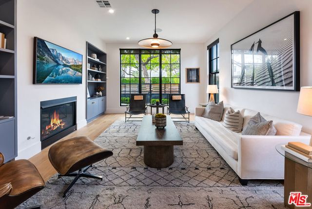 528 Norwich Drive, West Hollywood, CA 90048