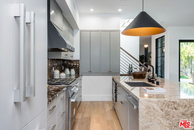 528 Norwich Drive, West Hollywood, CA 90048