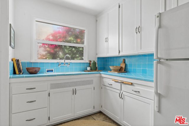 2468 Glencoe Avenue, Los Angeles, CA 90291