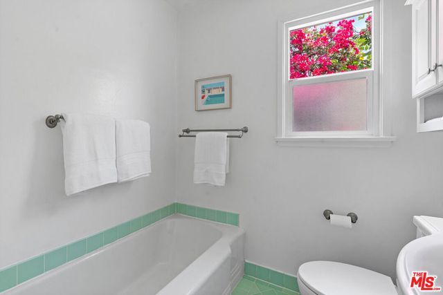 2468 Glencoe Avenue, Los Angeles, CA 90291