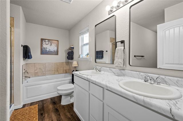 2501 Maplewood Avenue, Lowell, AR 72745