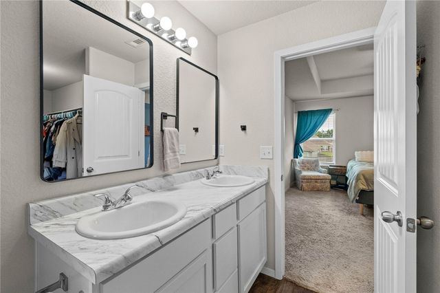 2501 Maplewood Avenue, Lowell, AR 72745