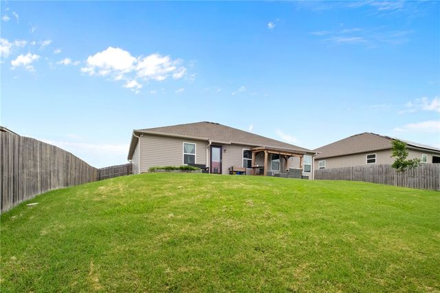 2501 Maplewood Avenue, Lowell, AR 72745